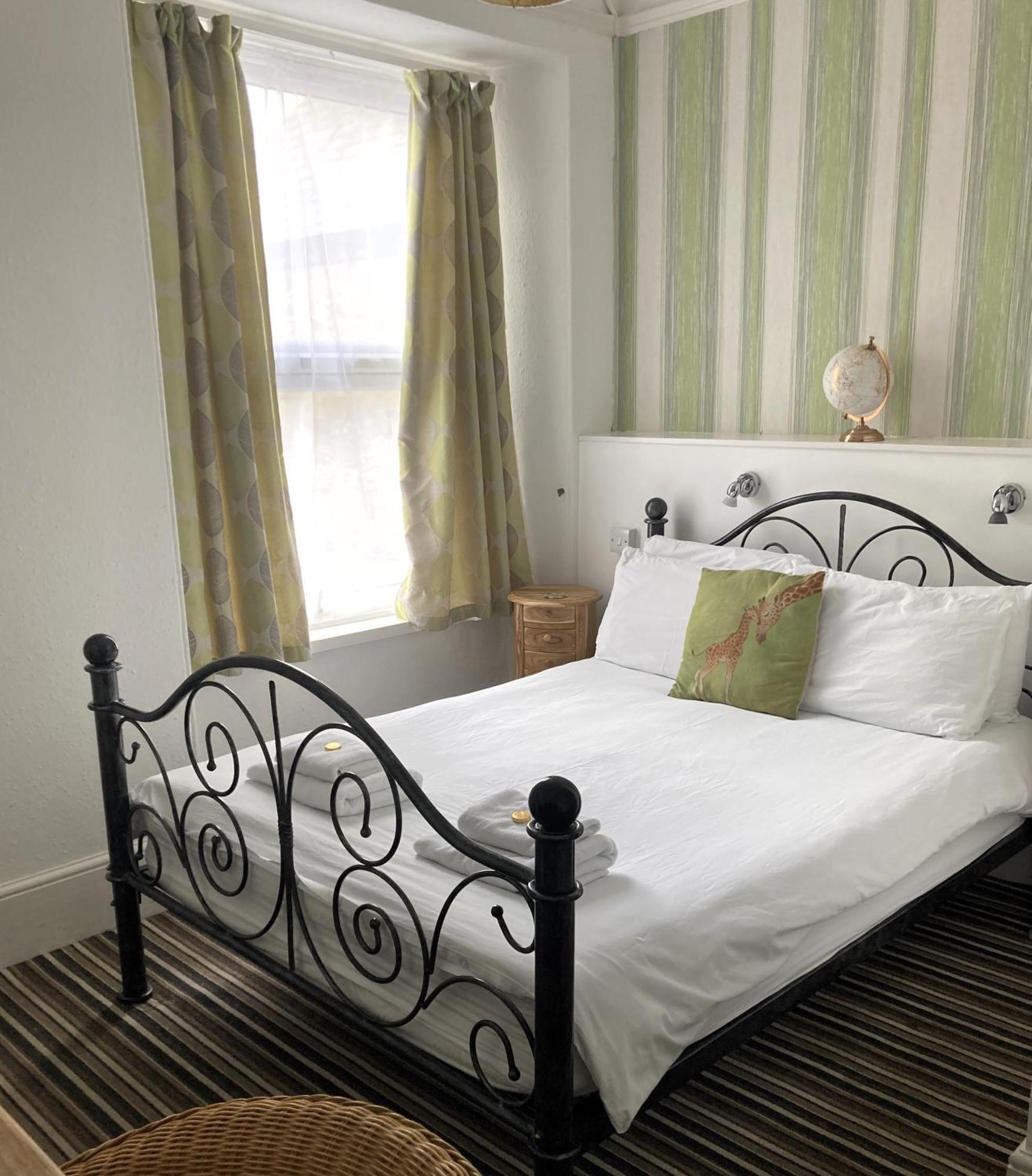 Donnington Guesthouse Truro Exterior photo